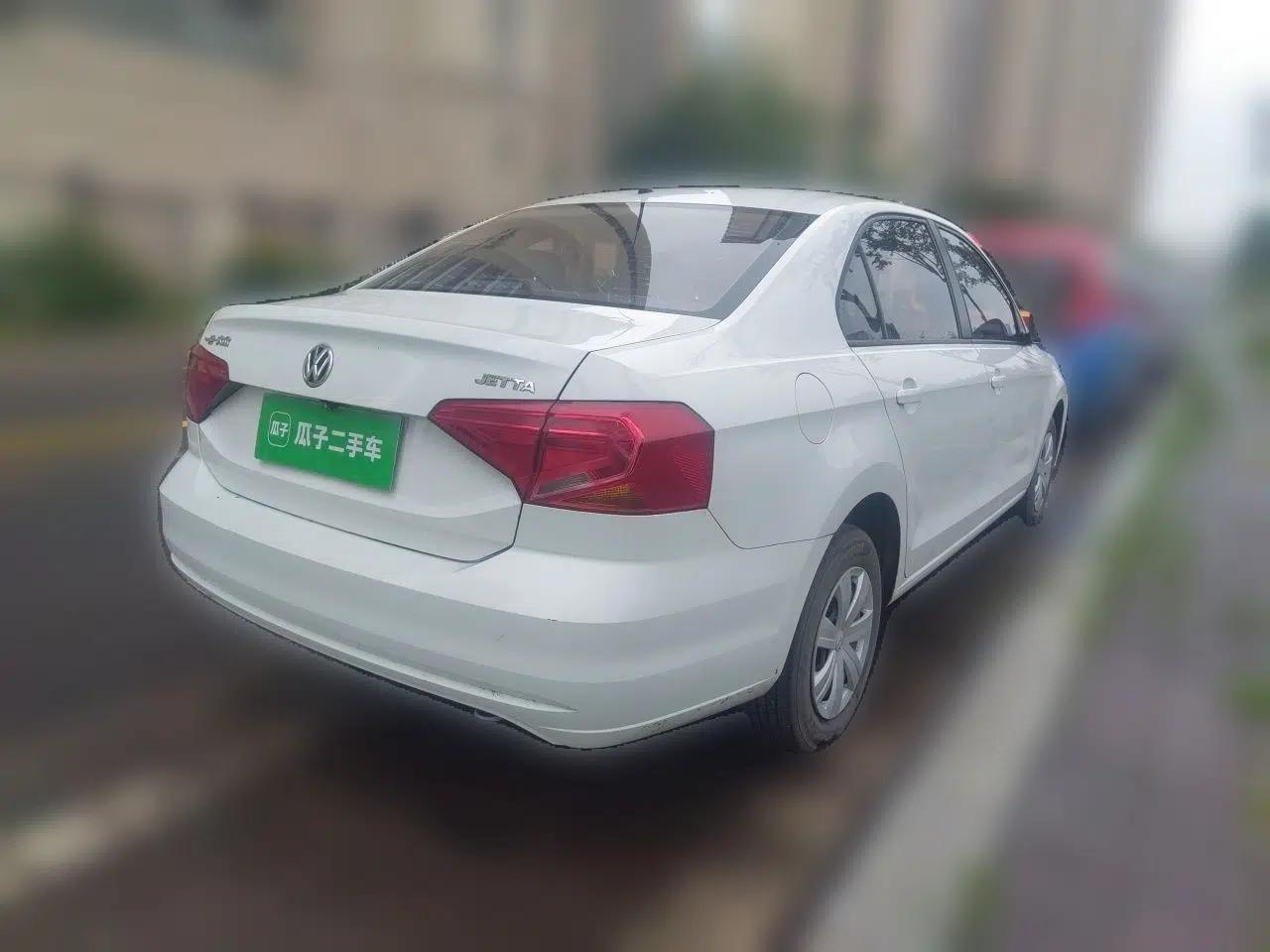 Volkswagen Jetta 2017 1.4L Manual Fashion Edition — миниатюра 6