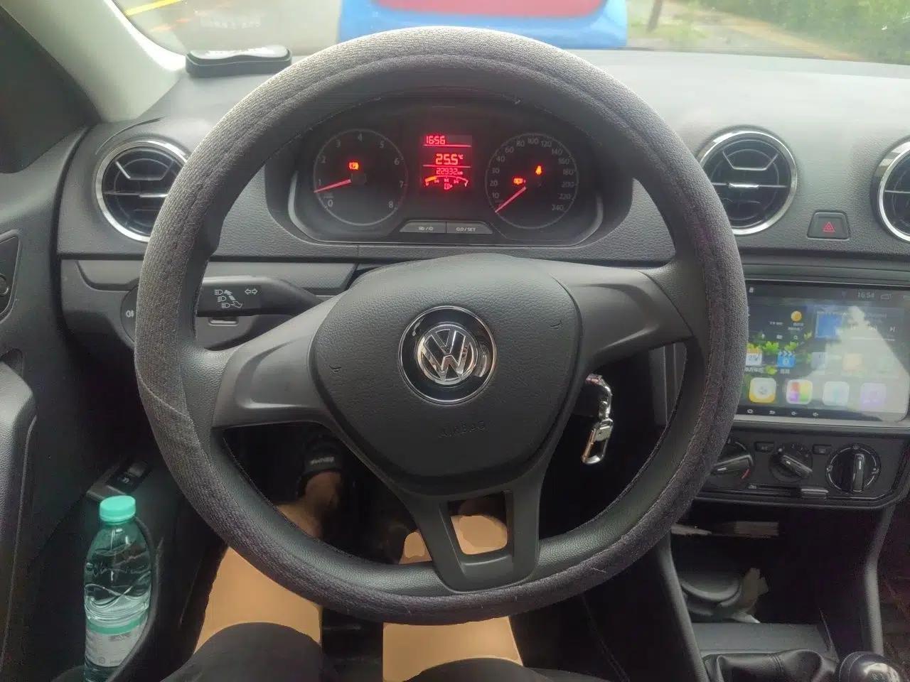 Volkswagen Jetta 2017 1.4L Manual Fashion Edition — миниатюра 10