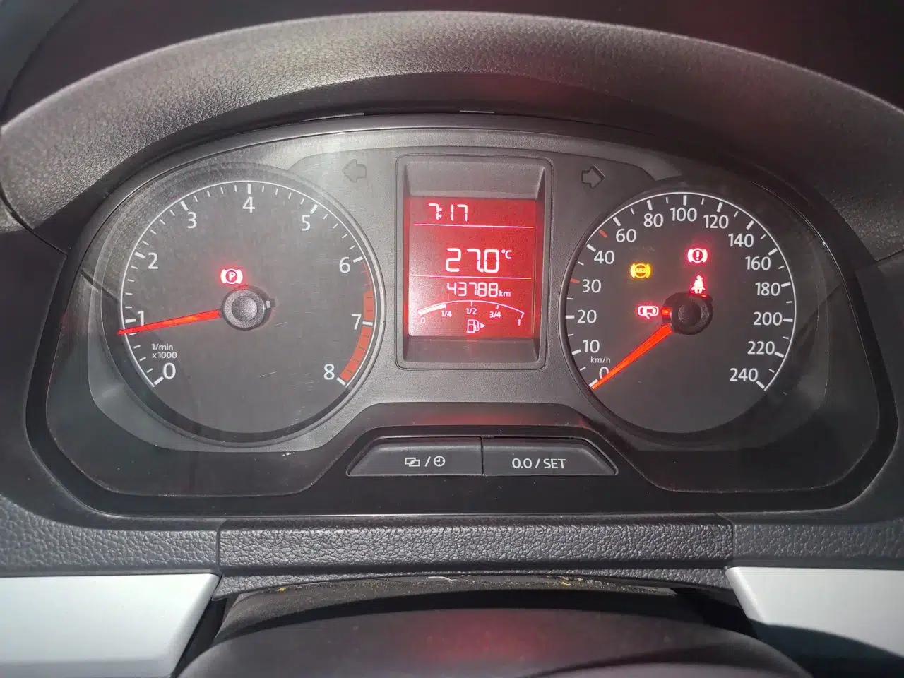 Volkswagen Jetta 2015 Zhihui Edition 1.4L Manual Comfort Model — миниатюра 12