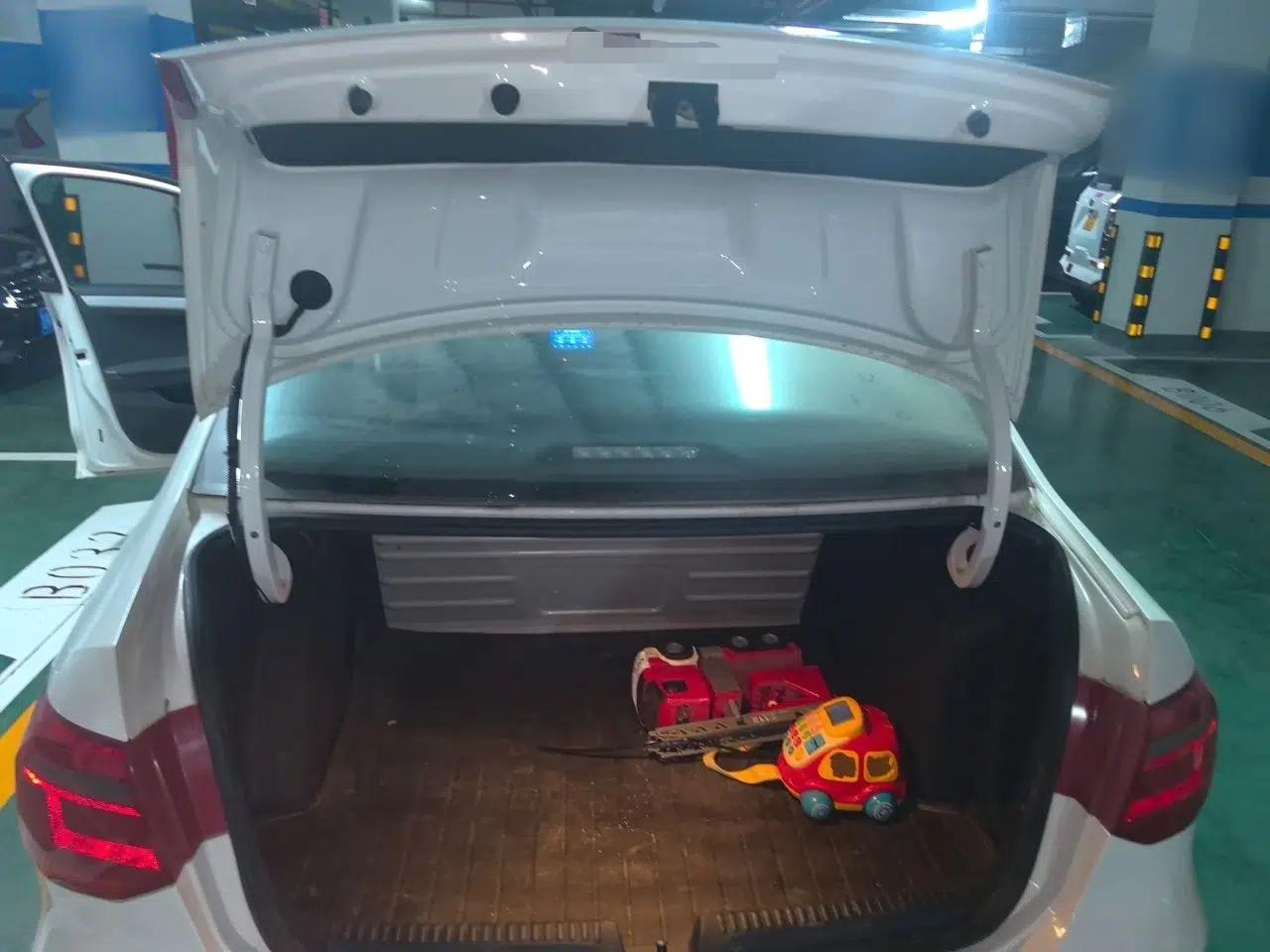 Volkswagen Jetta 2015 Zhihui Edition 1.4L Manual Comfort Model — миниатюра 19