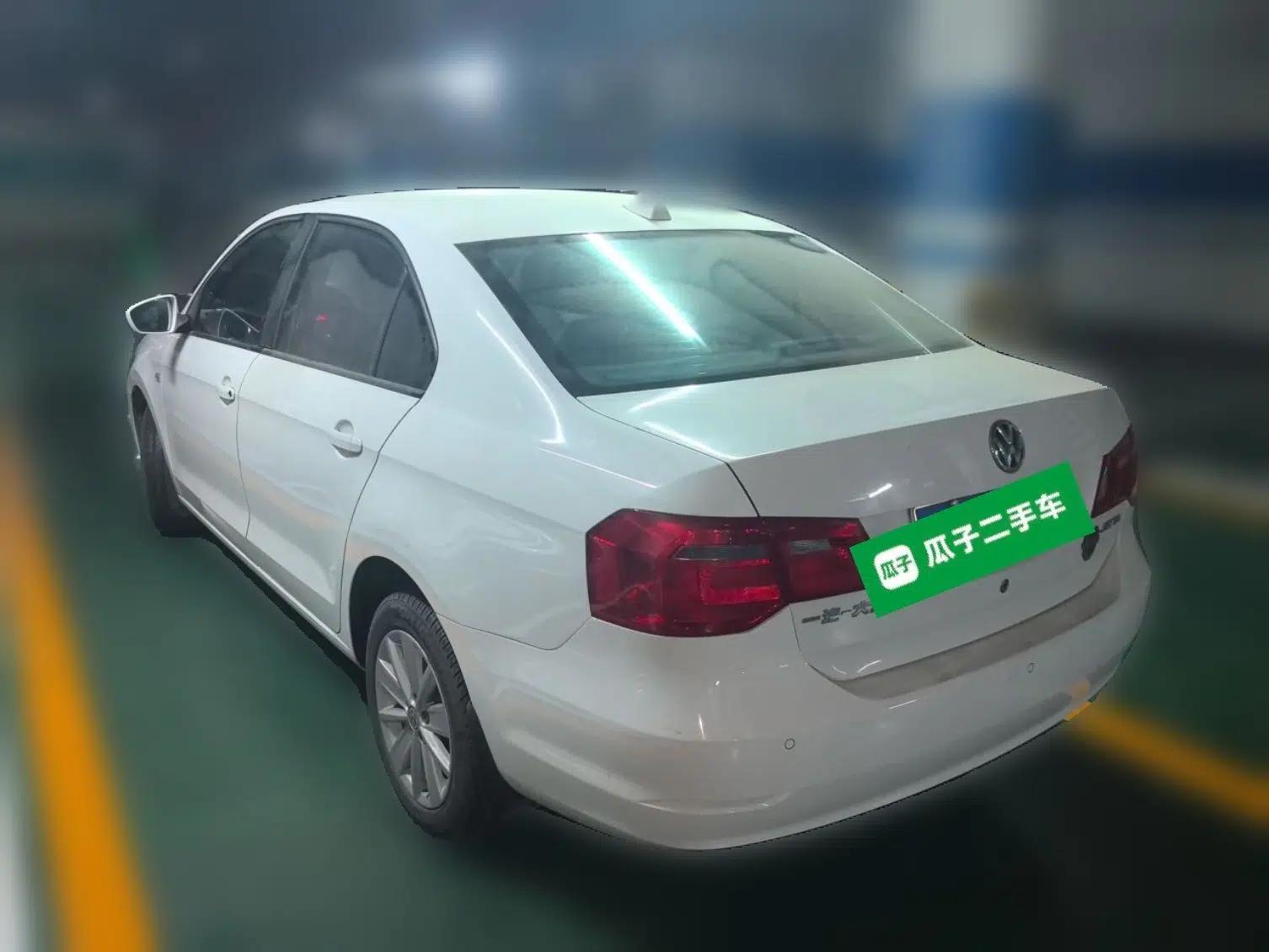 Volkswagen Jetta 2015 Zhihui Edition 1.4L Manual Comfort Model — миниатюра 4