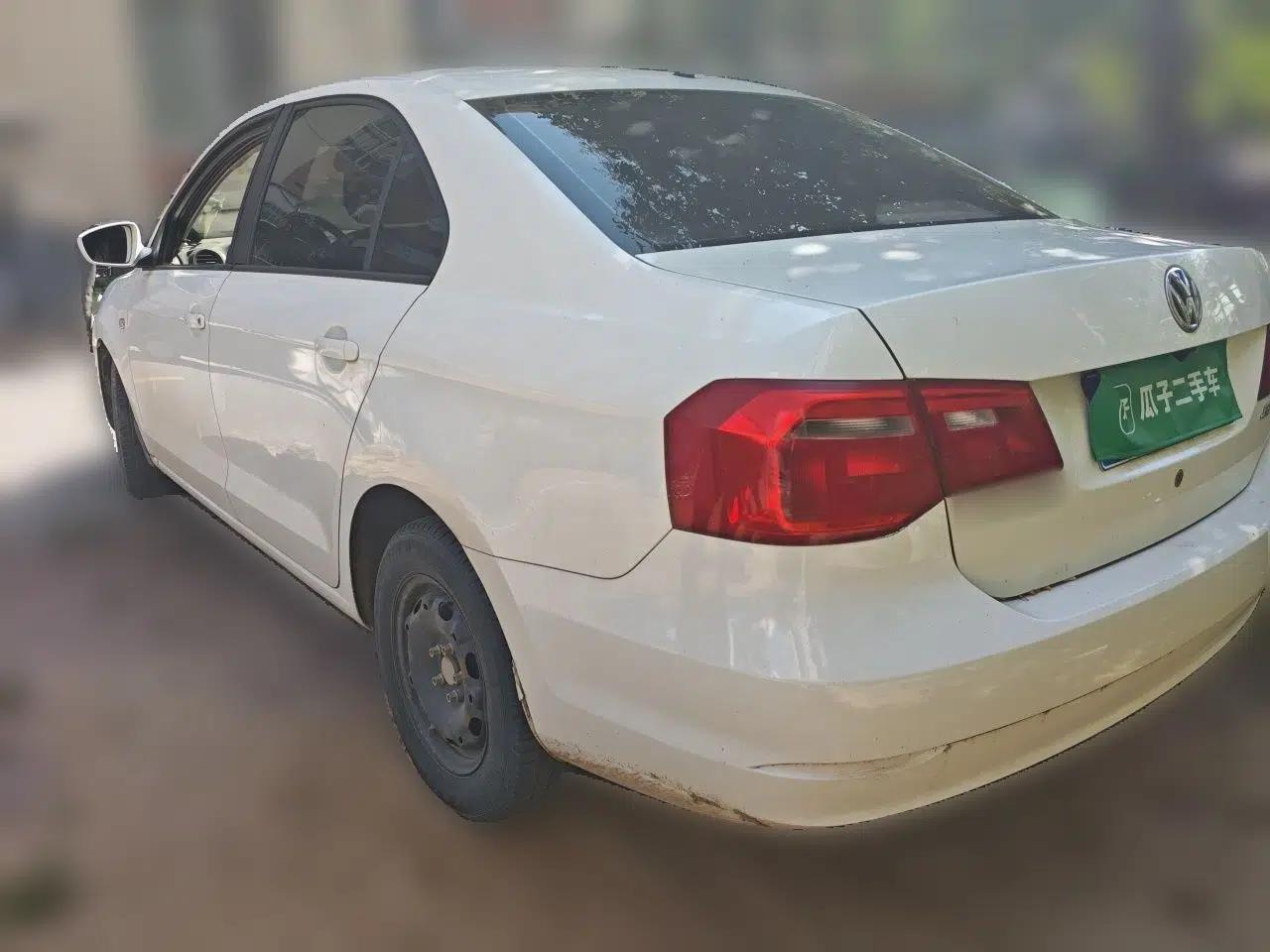 Volkswagen Jetta 2013 1.4L Manual Fashion Model — миниатюра 4