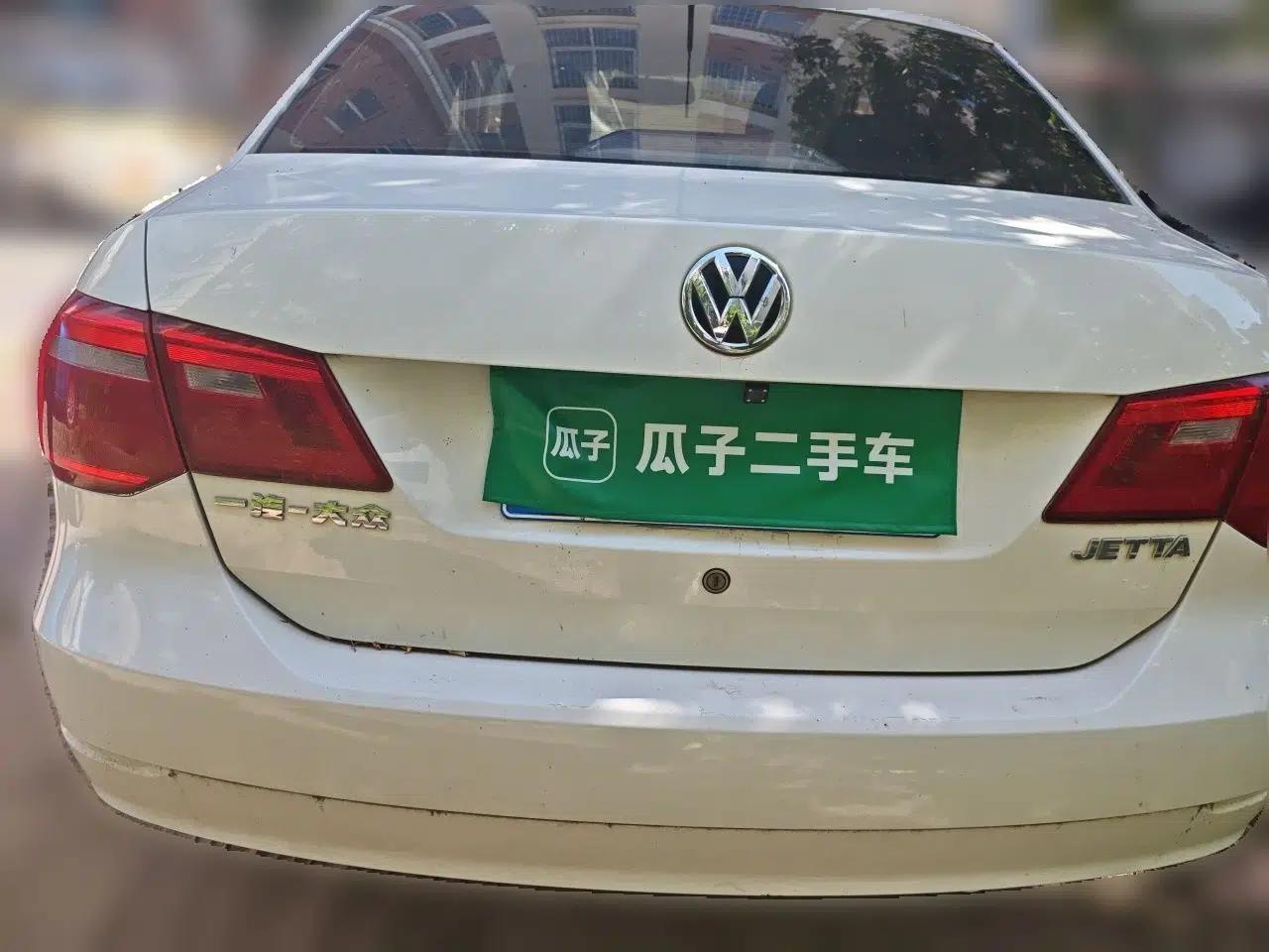 Volkswagen Jetta 2013 1.4L Manual Fashion Model — миниатюра 5