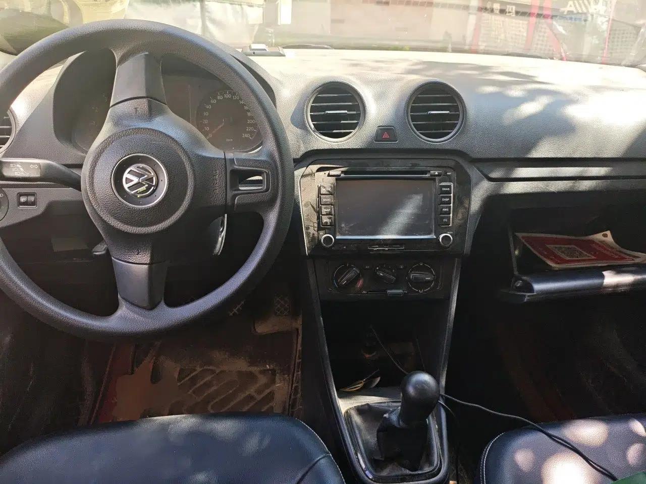 Volkswagen Jetta 2013 1.4L Manual Fashion Model — миниатюра 9