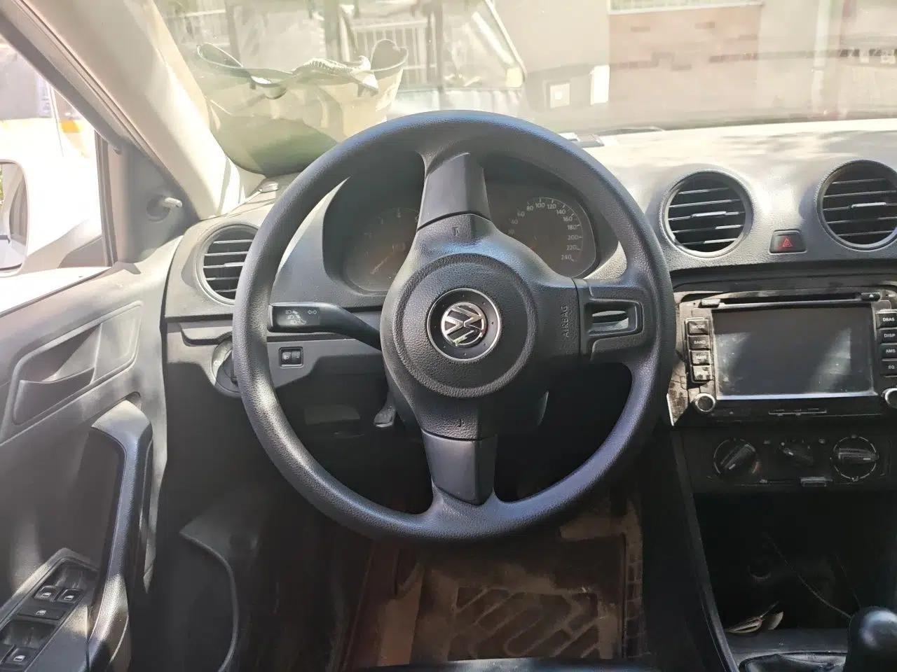 Volkswagen Jetta 2013 1.4L Manual Fashion Model — миниатюра 10