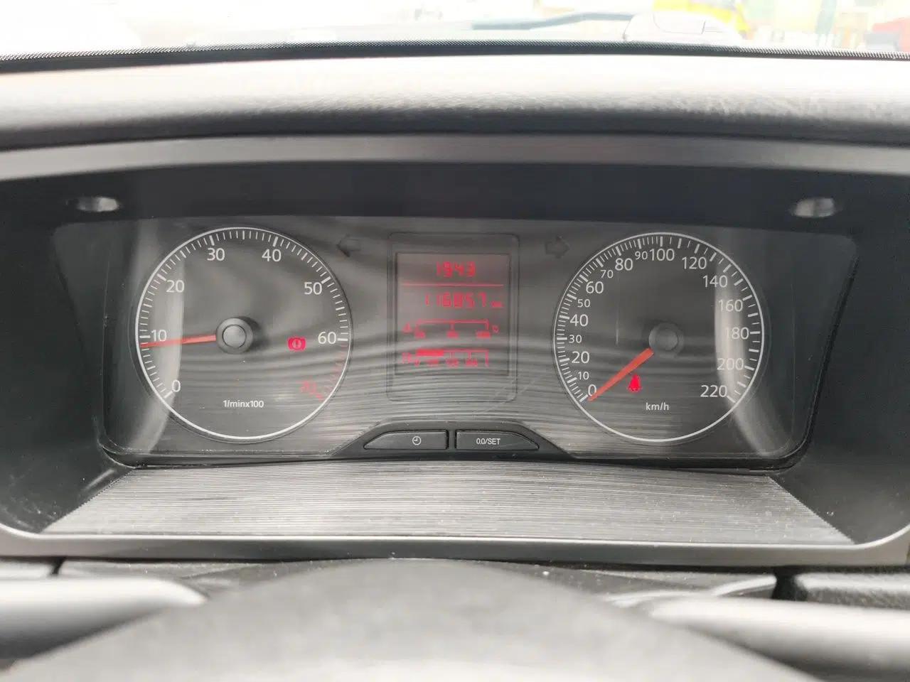 Volkswagen Jetta 2012 1.6L Commemorative Edition — миниатюра 11