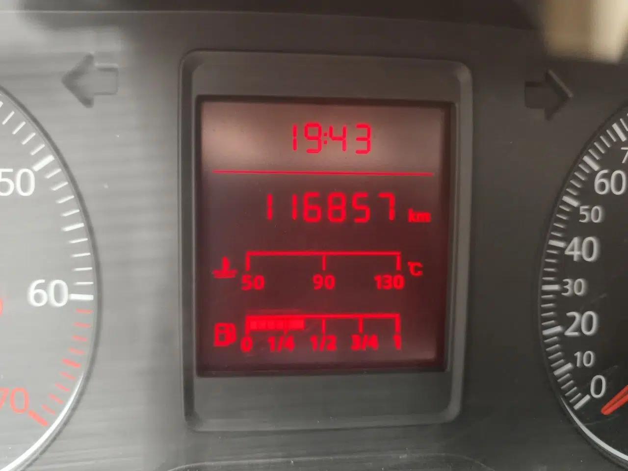 Volkswagen Jetta 2012 1.6L Commemorative Edition — миниатюра 12