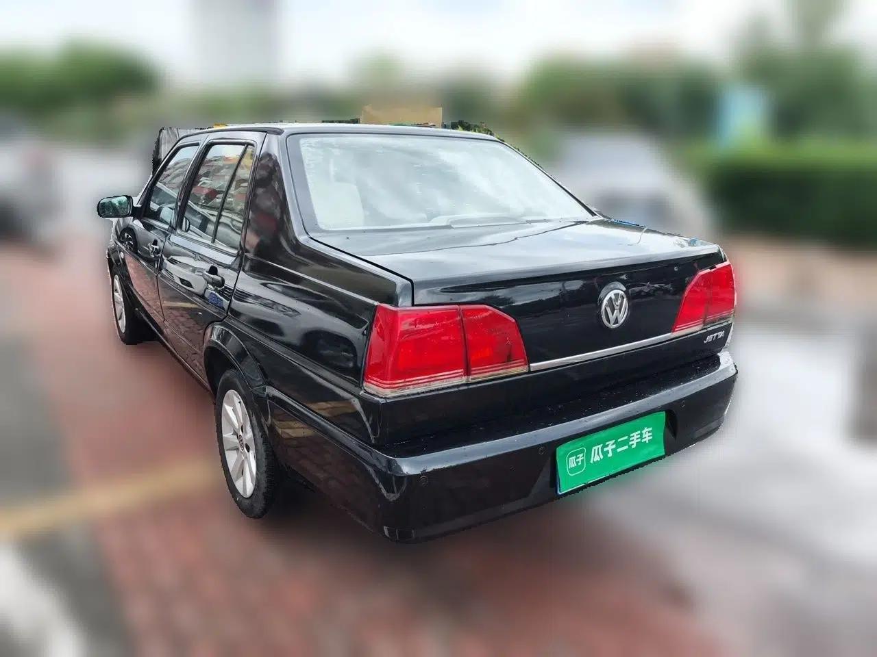 Volkswagen Jetta 2012 1.6L Commemorative Edition — миниатюра 4