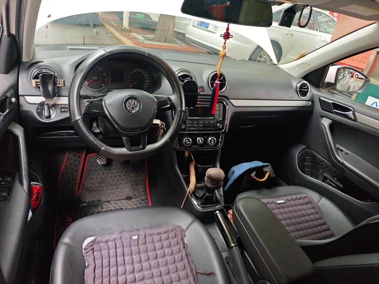 Volkswagen Jetta 2017 1.4L Manual Comfort Model — миниатюра 9