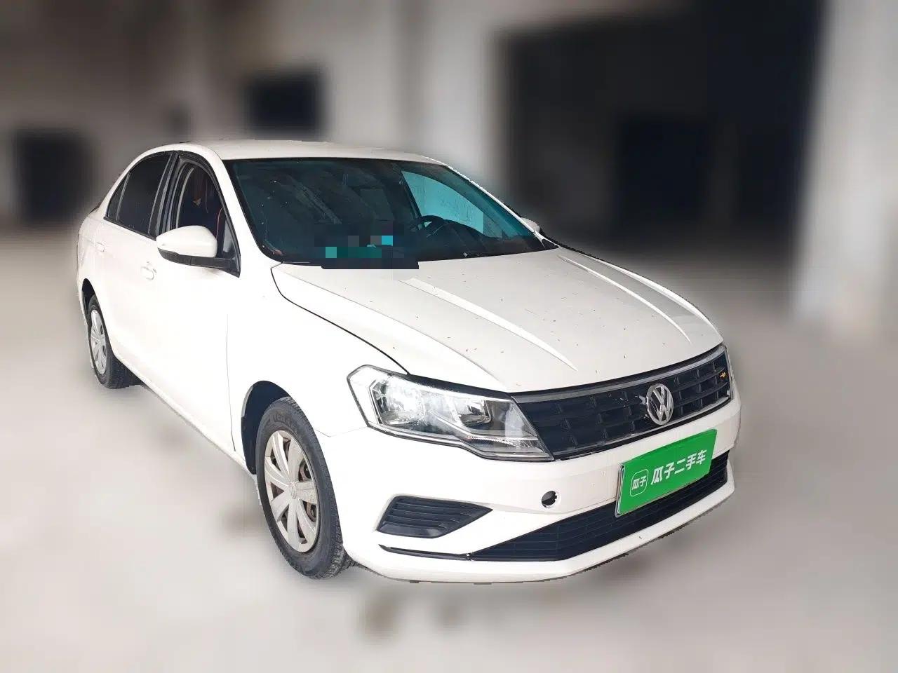 Volkswagen Jetta 2017 1.5L Manual Fashion Edition — миниатюра 3