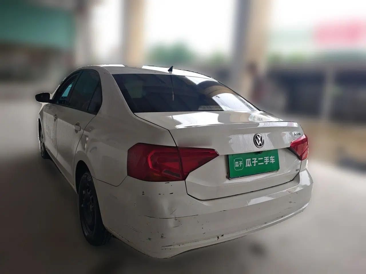 Volkswagen Jetta 2017 1.5L Manual Fashion Edition — миниатюра 4