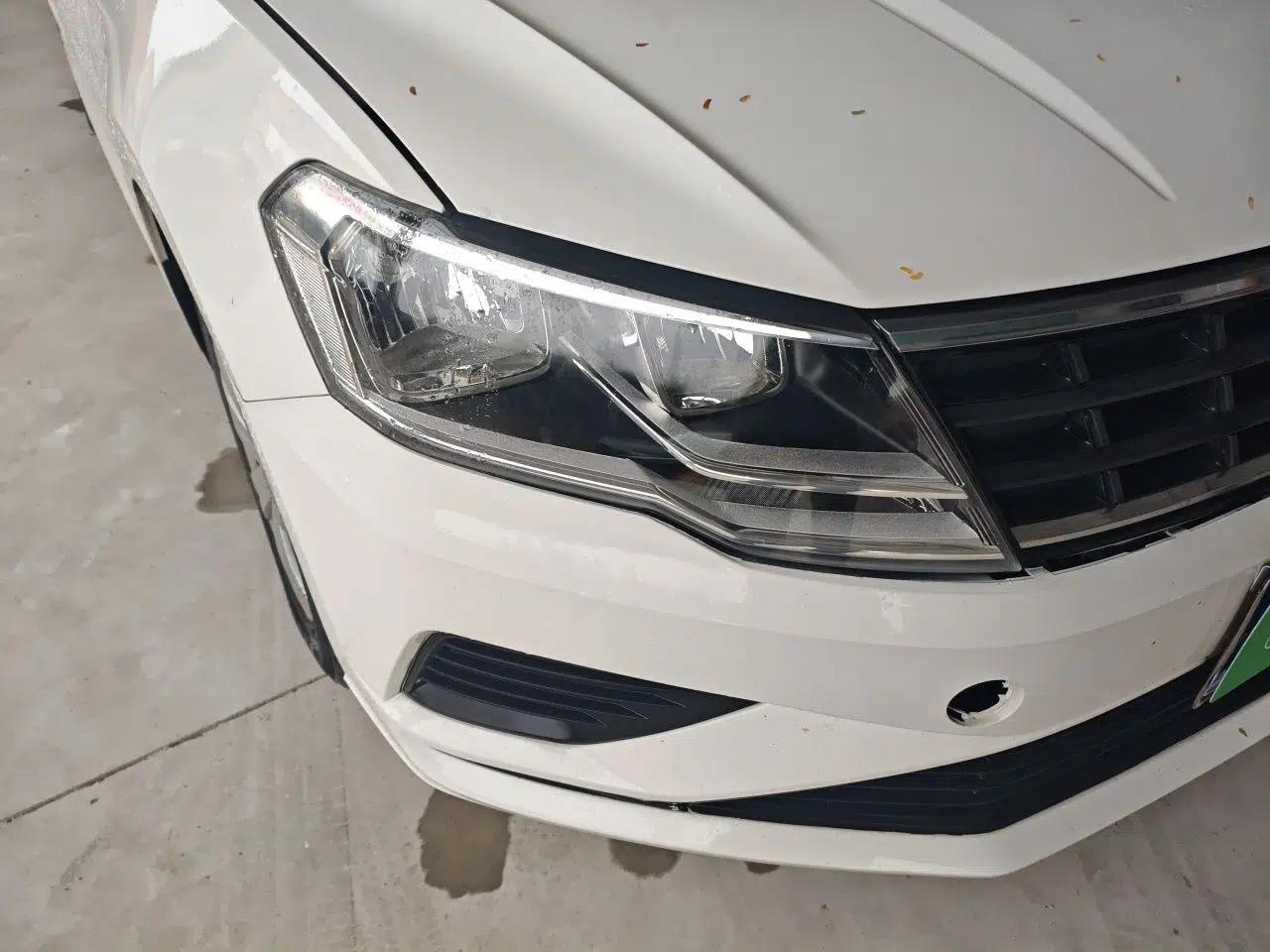Volkswagen Jetta 2017 1.5L Manual Fashion Edition — миниатюра 7