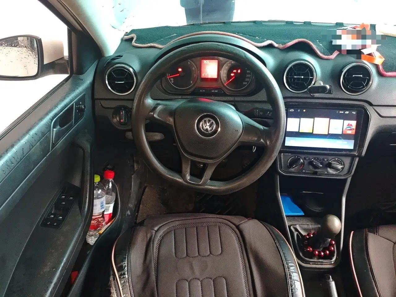 Volkswagen Jetta 2017 1.5L Manual Fashion Edition — миниатюра 10