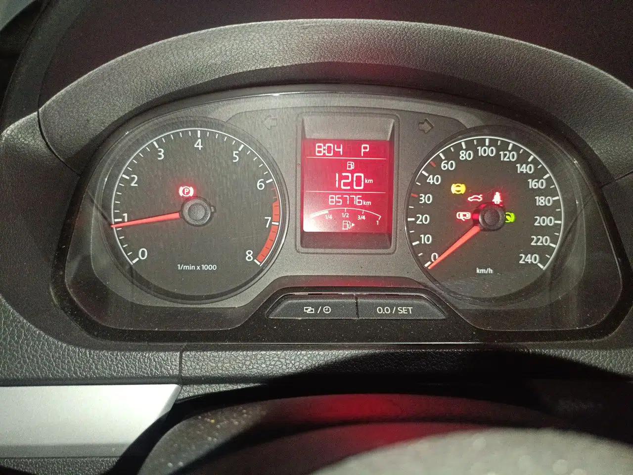 Volkswagen Jetta 2013 1.6L Automatic Comfort Model — миниатюра 12