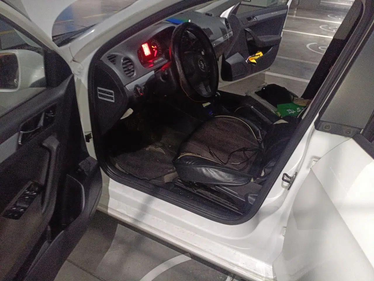 Volkswagen Jetta 2013 1.6L Automatic Comfort Model — миниатюра 16