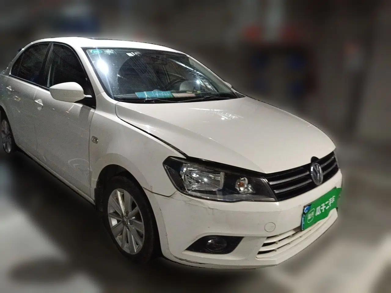 Volkswagen Jetta 2013 1.6L Automatic Comfort Model — миниатюра 3