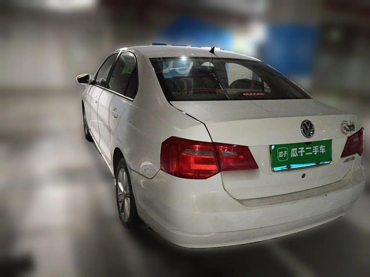 Volkswagen Jetta 2013 1.6L Automatic Comfort Model — миниатюра 4