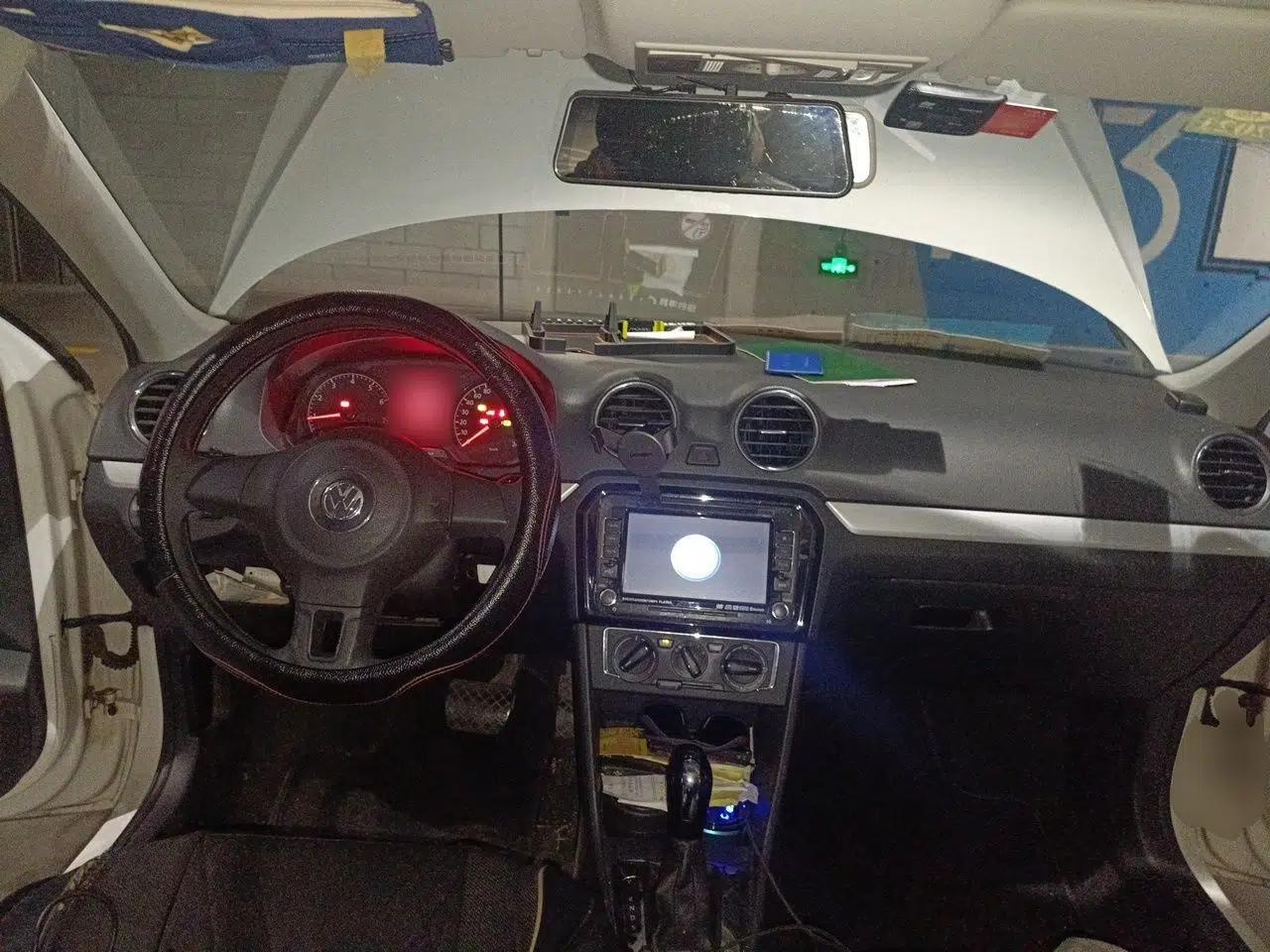 Volkswagen Jetta 2013 1.6L Automatic Comfort Model — миниатюра 9