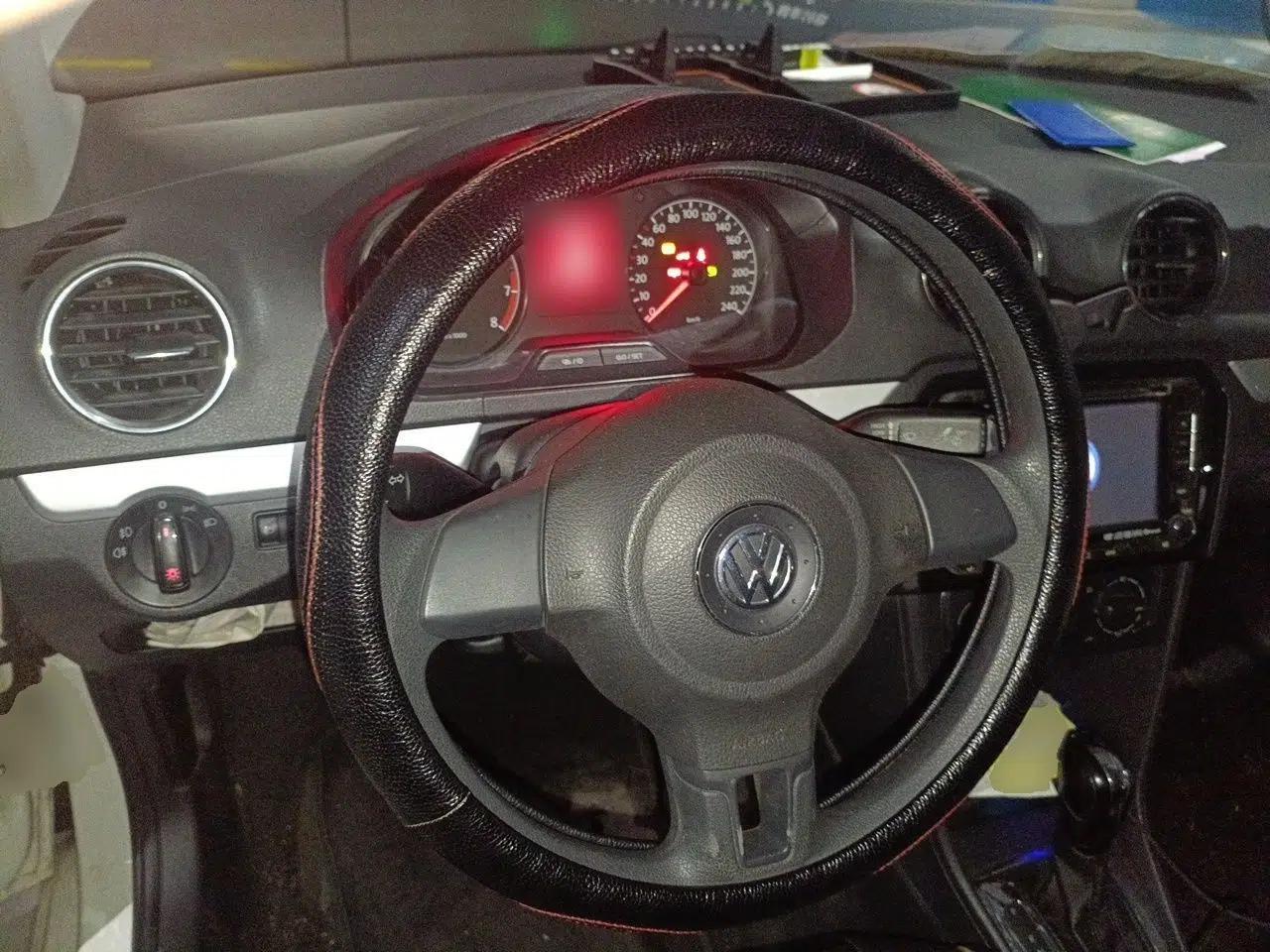 Volkswagen Jetta 2013 1.6L Automatic Comfort Model — миниатюра 10