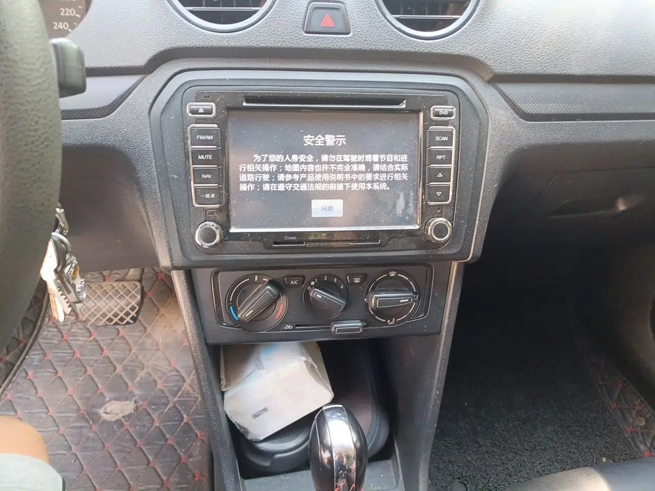 Volkswagen Jetta 2013 1.6L Automatic Fashion Model — миниатюра 13