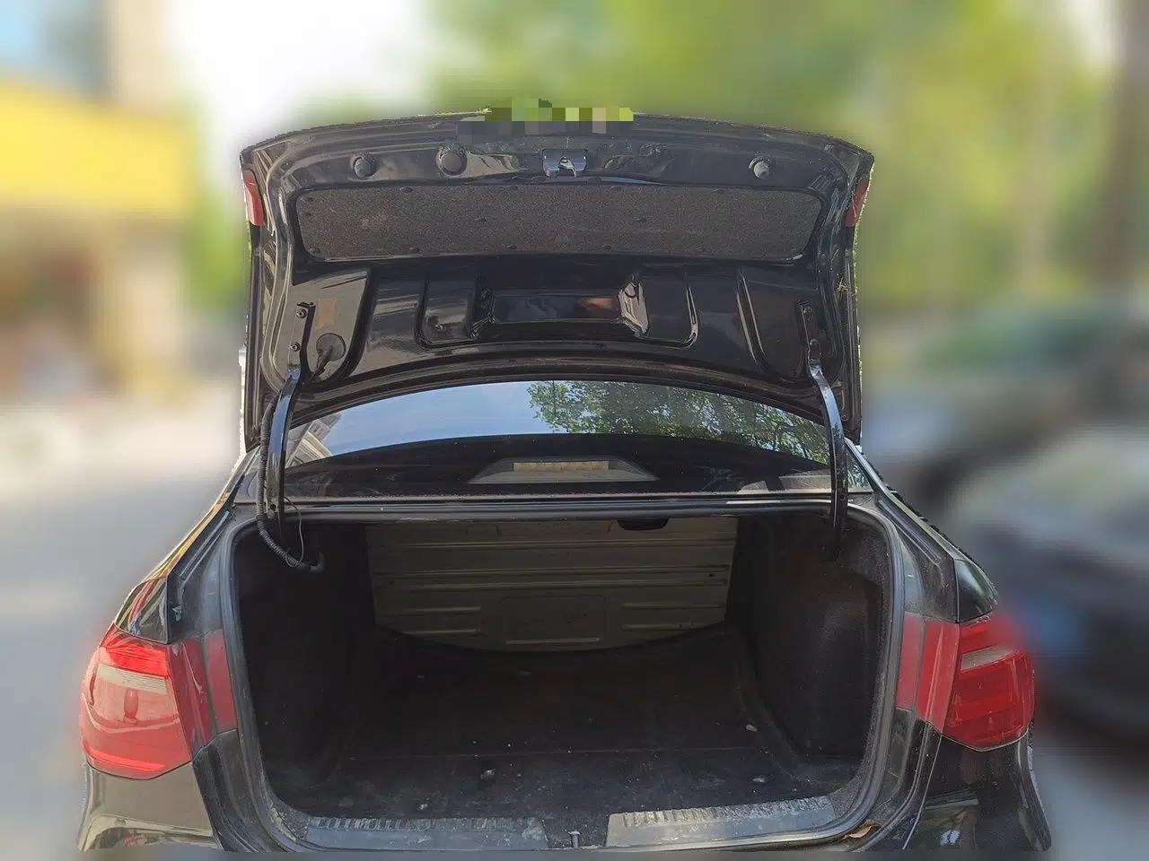Volkswagen Jetta 2013 1.6L Automatic Fashion Model — миниатюра 19