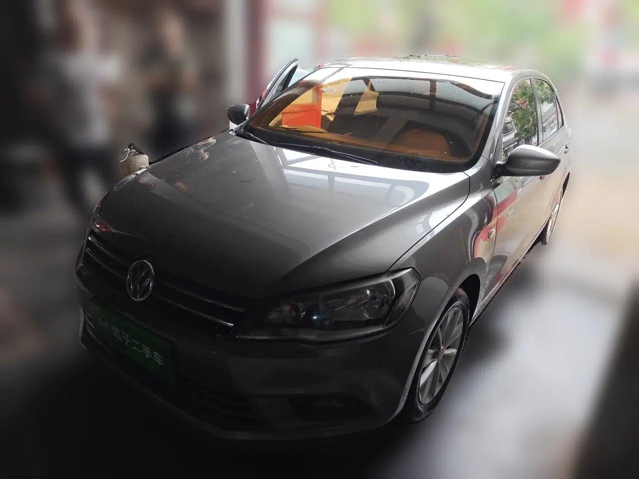 Volkswagen Jetta 2015 1.6L Manual Comfort Model — миниатюра 1