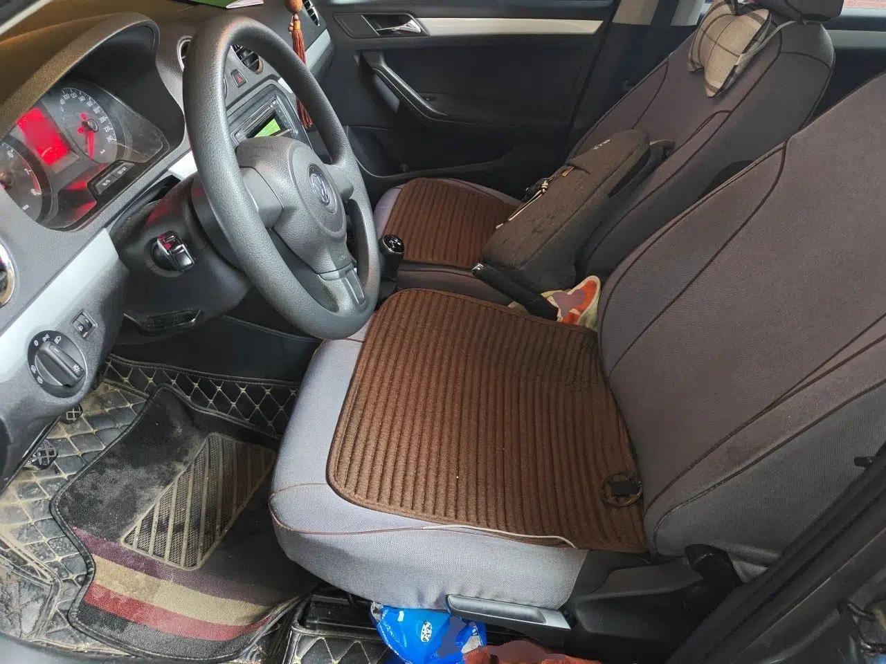 Volkswagen Jetta 2015 1.6L Manual Comfort Model — миниатюра 15