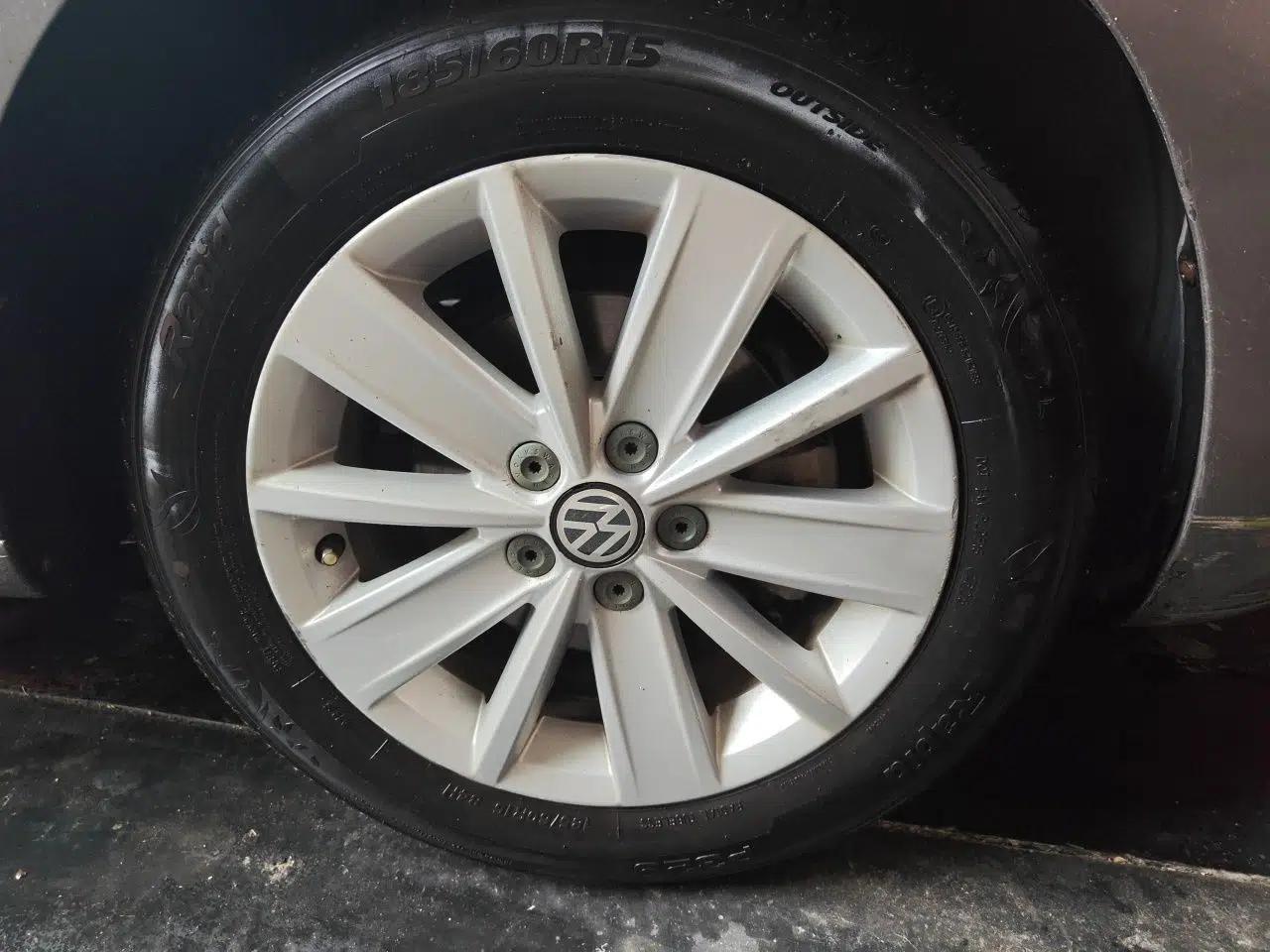 Volkswagen Jetta 2015 1.6L Manual Comfort Model — миниатюра 8