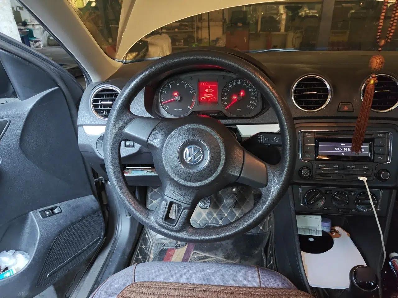 Volkswagen Jetta 2015 1.6L Manual Comfort Model — миниатюра 10