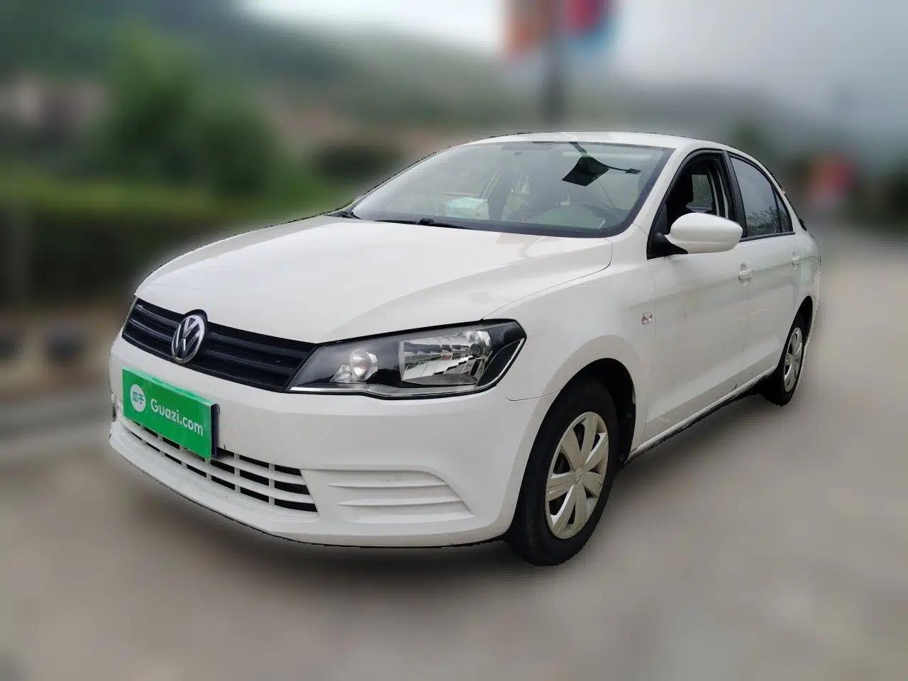 Volkswagen Jetta 2015 Value Edition 1.6L Manual Fashionable Style — миниатюра 1