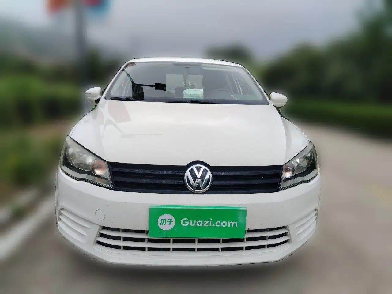 Volkswagen Jetta 2015 Value Edition 1.6L Manual Fashionable Style — миниатюра 2