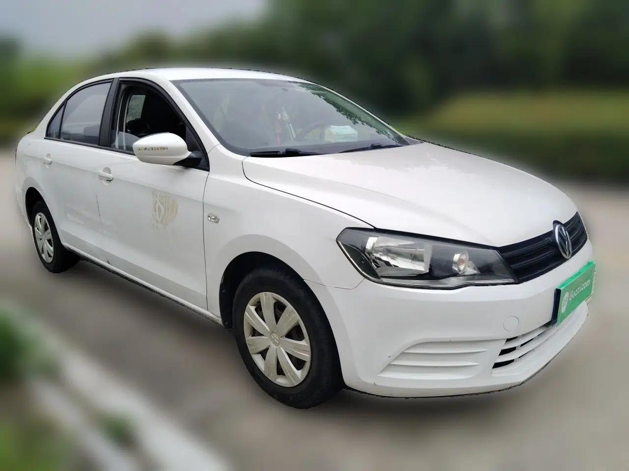 Volkswagen Jetta 2015 Value Edition 1.6L Manual Fashionable Style — миниатюра 3