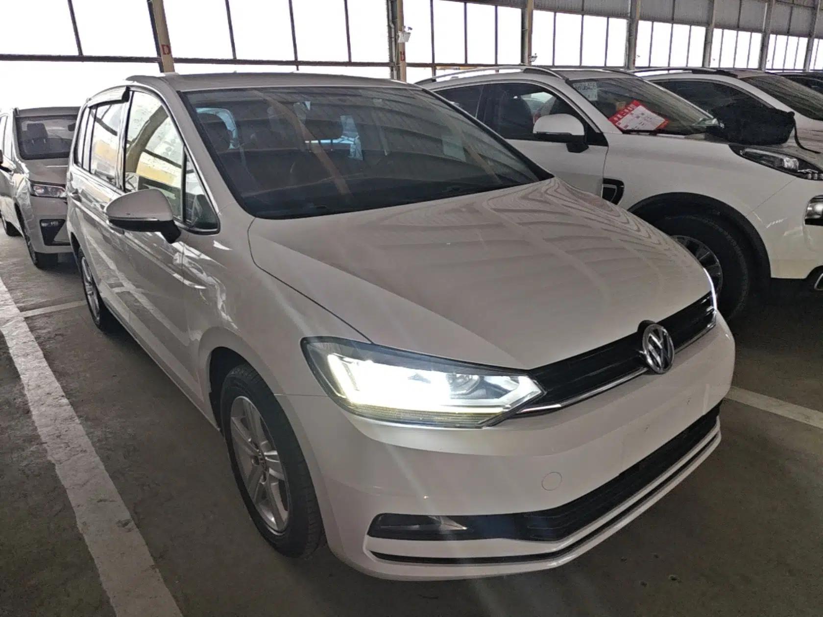 Volkswagen Touran 2018 Volkswagen Touran L 280TSI DSG Style Edition 7 Seats China VI Standard — миниатюра 3