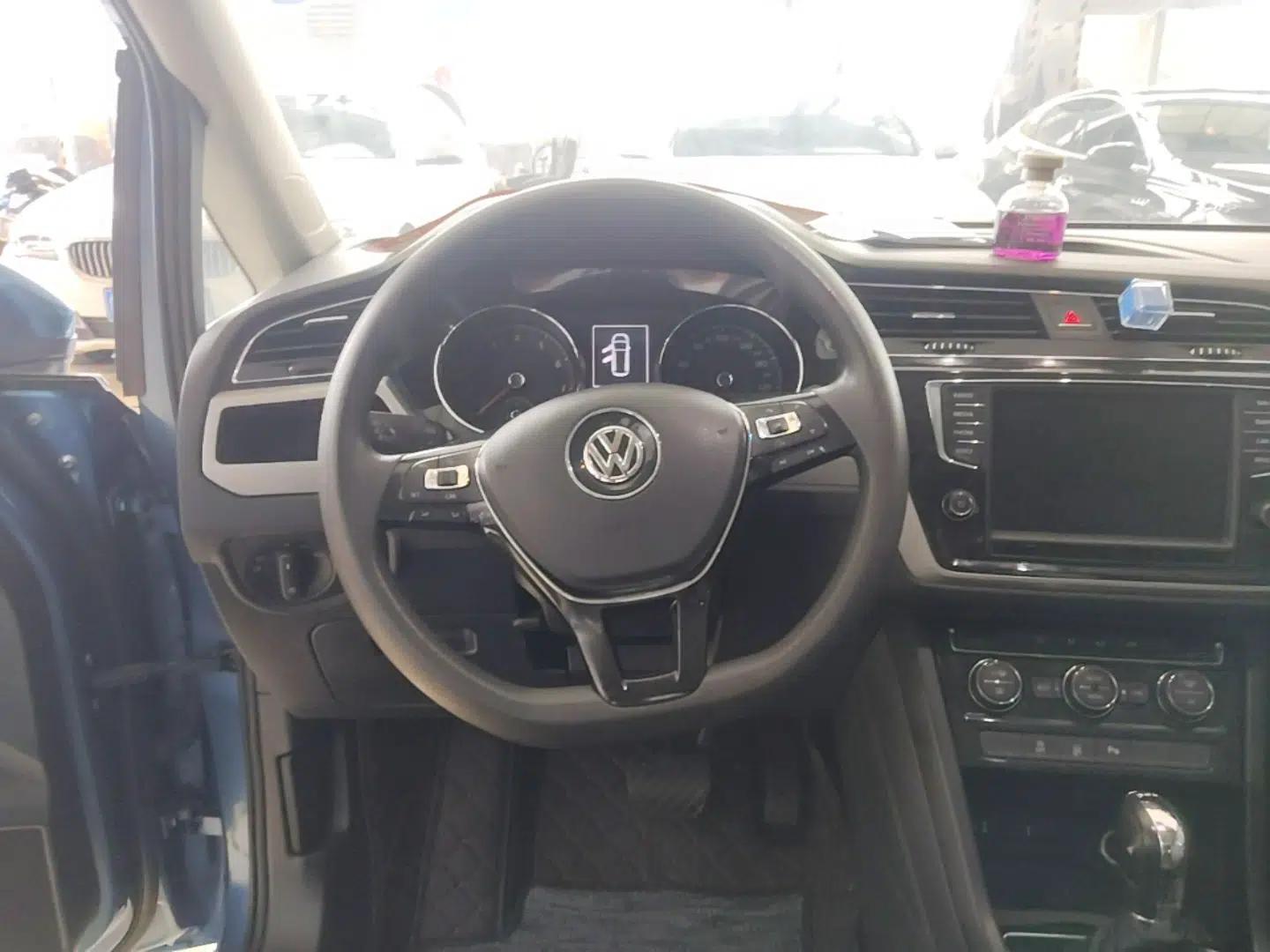 Volkswagen Touran 2018 Volkswagen Touran L 280TSI DSG Comfort Edition 7 Seats China V Emission Standard — миниатюра 13