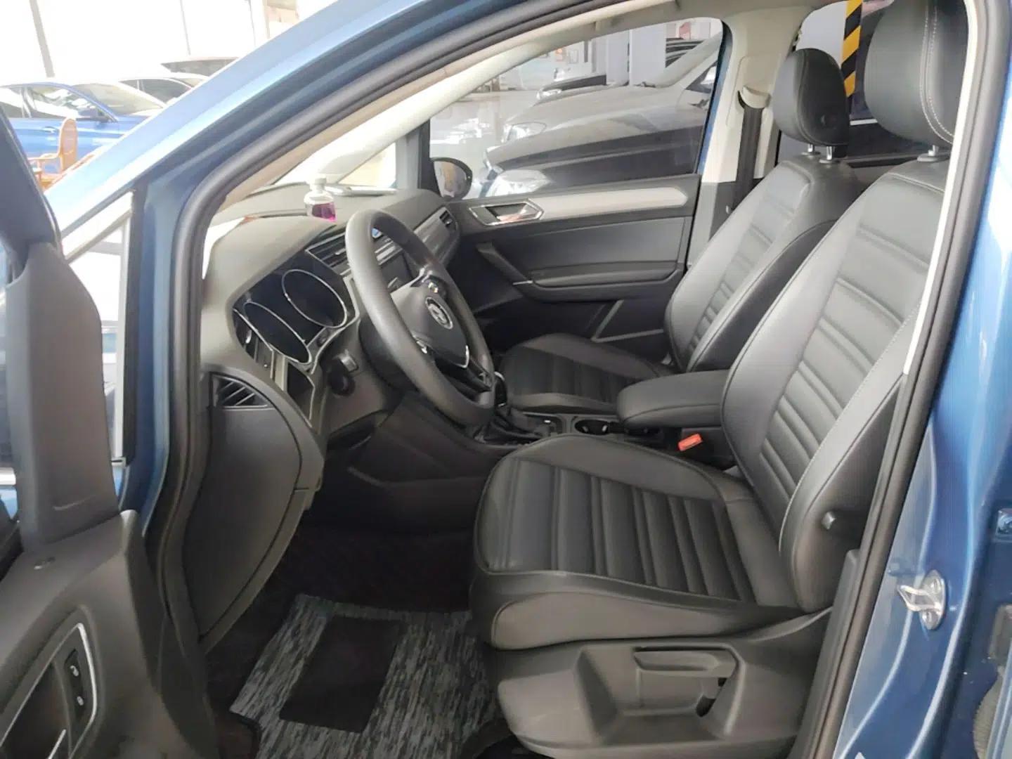 Volkswagen Touran 2018 Volkswagen Touran L 280TSI DSG Comfort Edition 7 Seats China V Emission Standard — миниатюра 17
