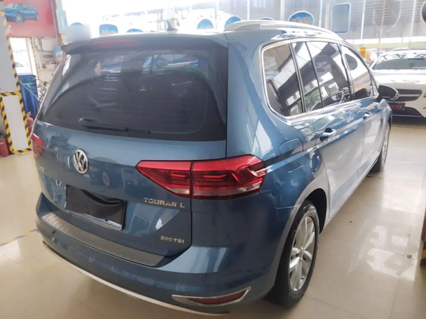 Volkswagen Touran 2018 Volkswagen Touran L 280TSI DSG Comfort Edition 7 Seats China V Emission Standard — миниатюра 6