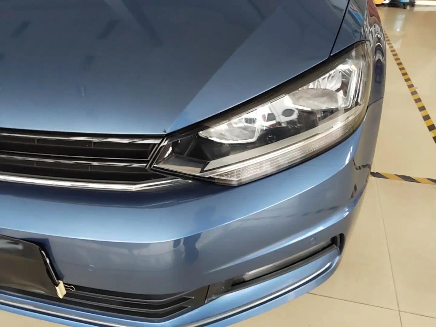 Volkswagen Touran 2018 Volkswagen Touran L 280TSI DSG Comfort Edition 7 Seats China V Emission Standard — миниатюра 8