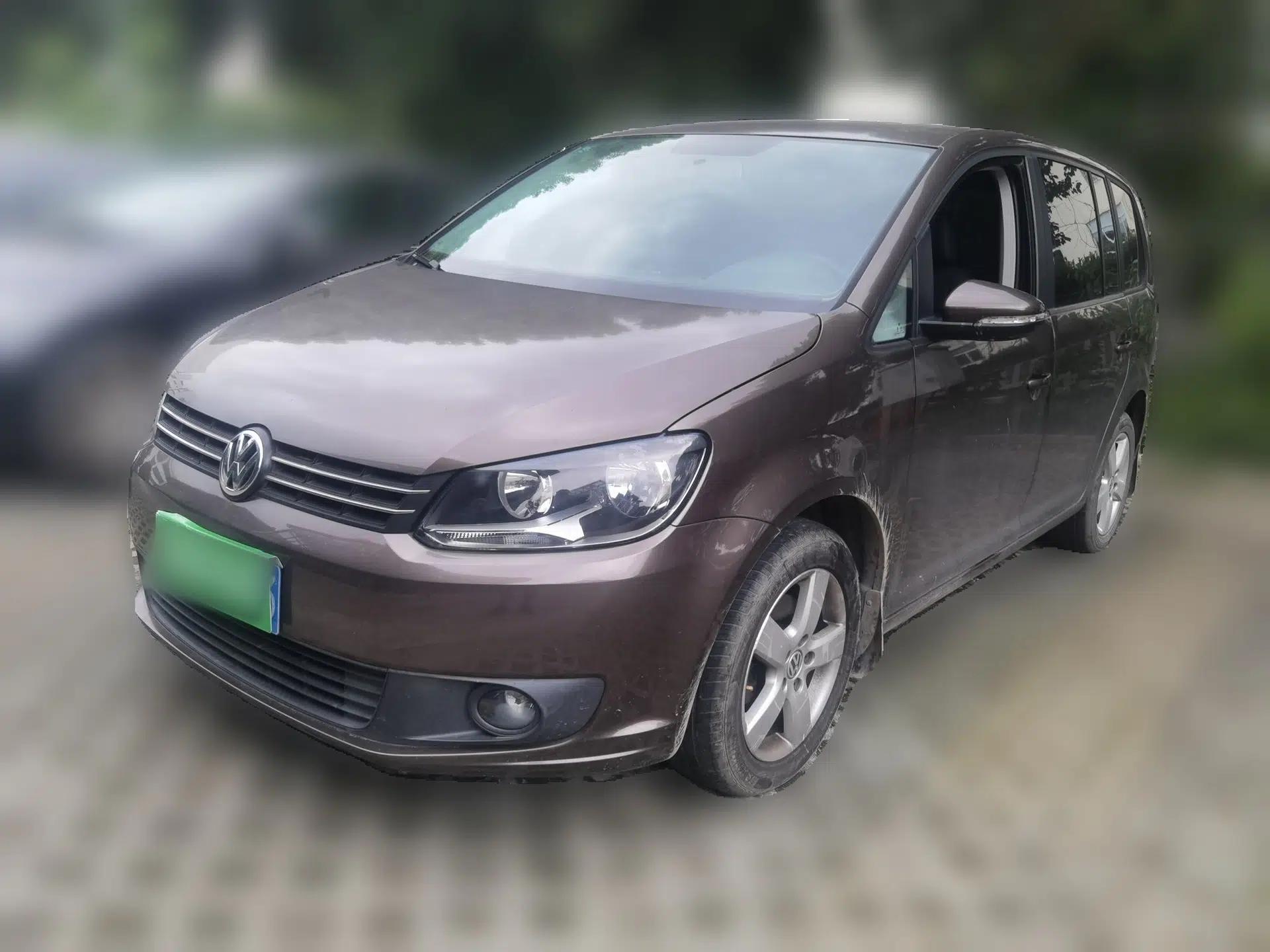 Volkswagen Touran 2013 1.4T Manual Fashion Edition 5 Seats — миниатюра 1
