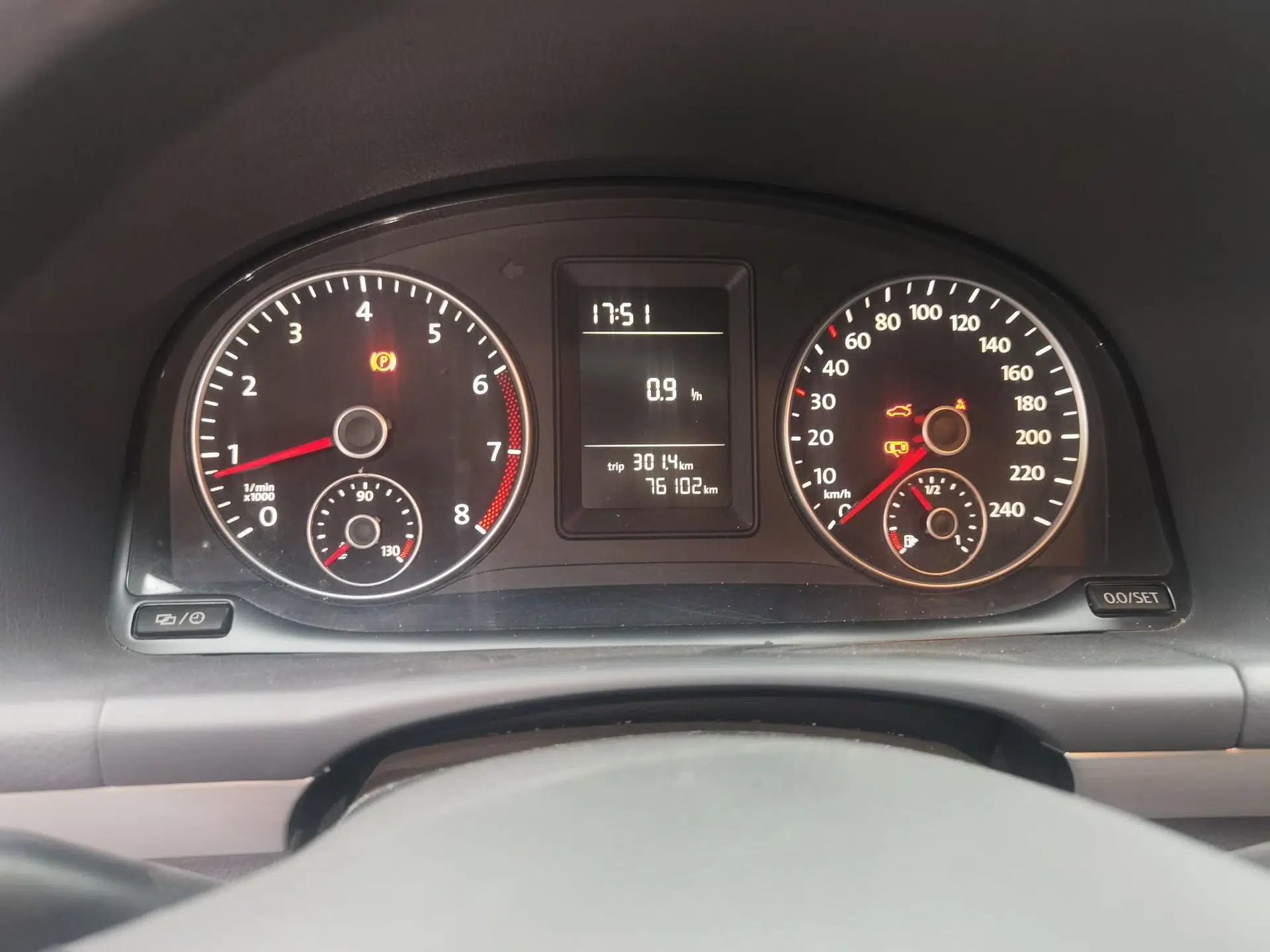 Volkswagen Touran 2013 1.4T Manual Fashion Edition 5 Seats — миниатюра 11