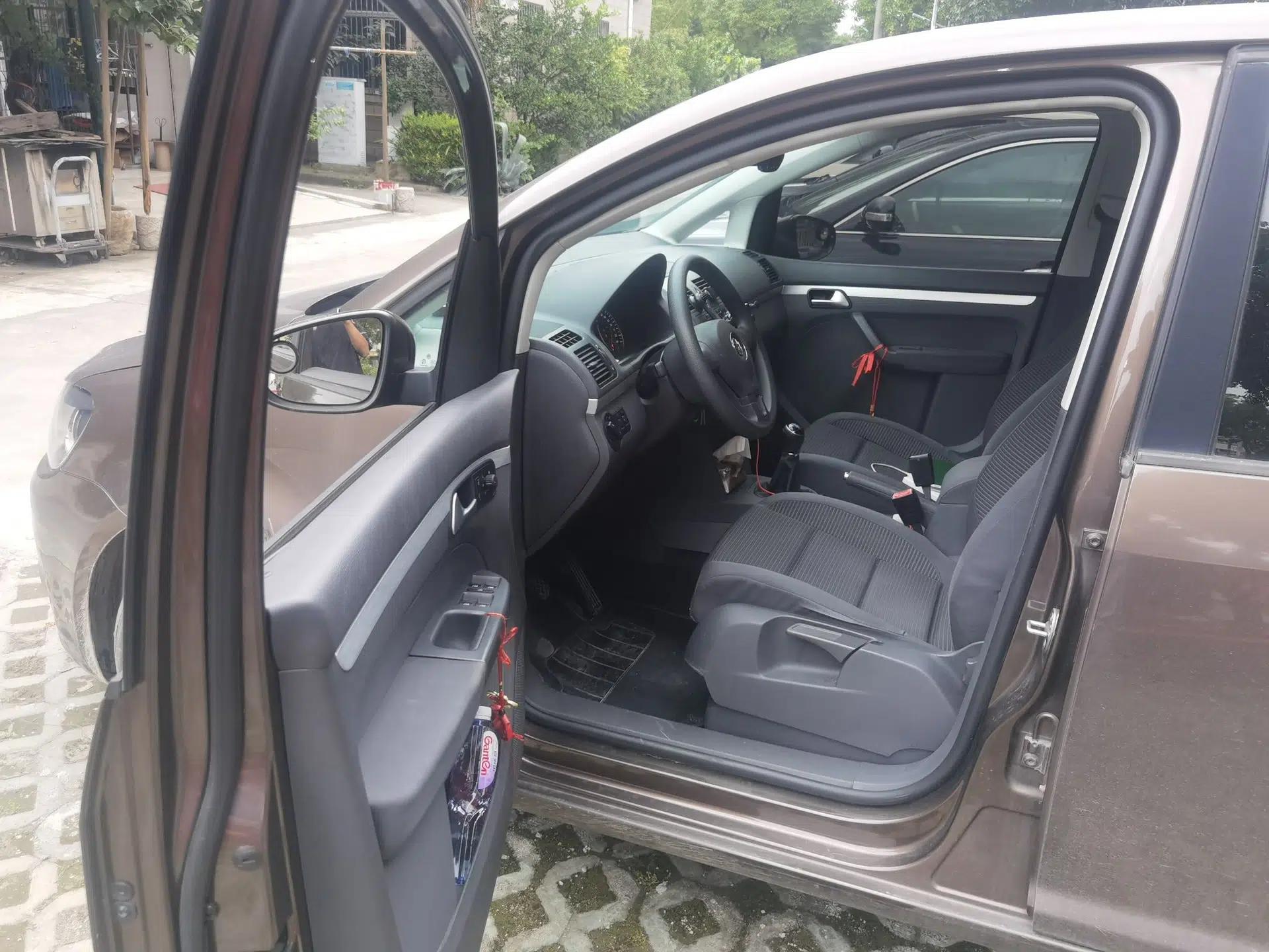 Volkswagen Touran 2013 1.4T Manual Fashion Edition 5 Seats — миниатюра 16