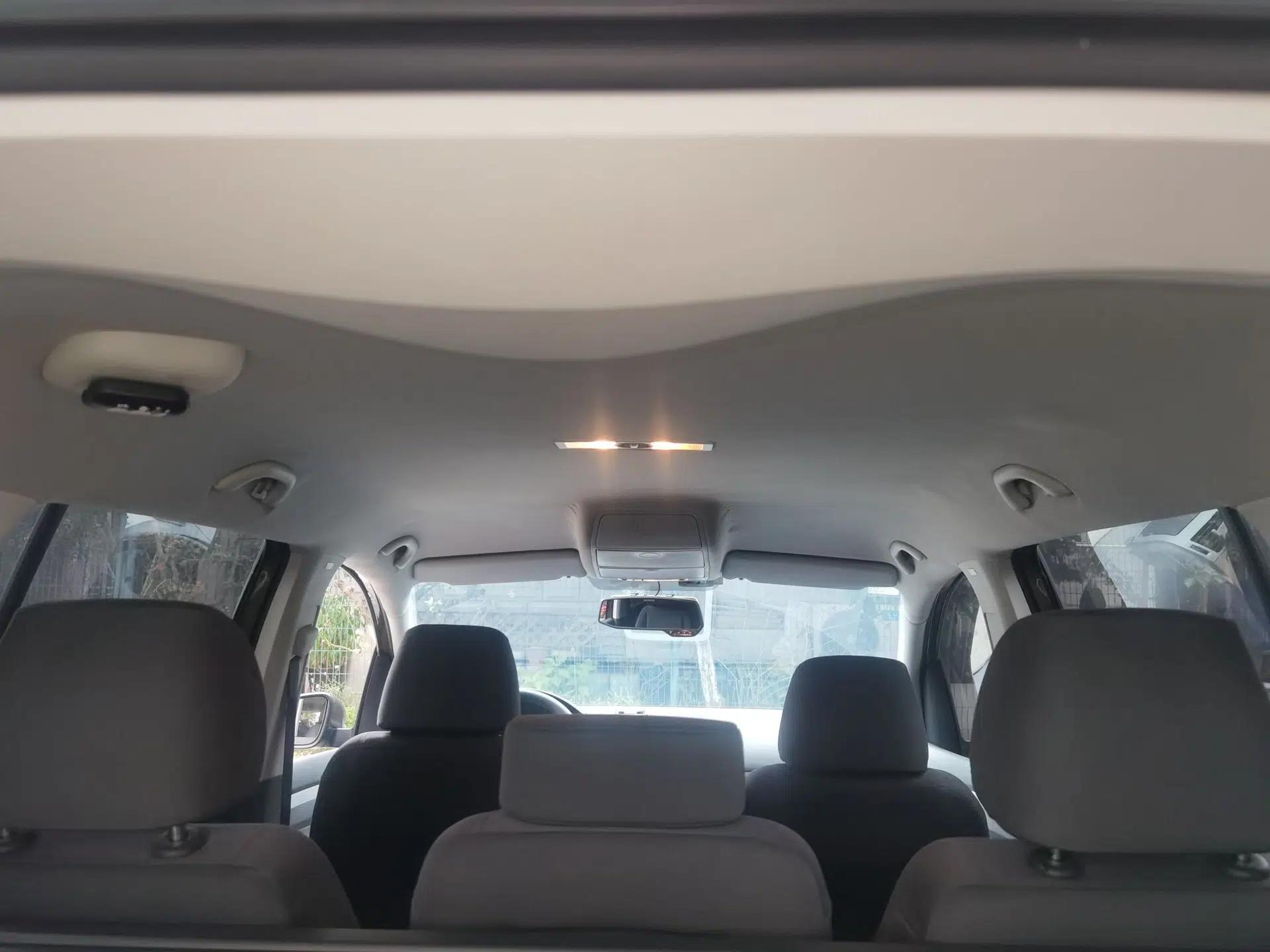 Volkswagen Touran 2013 1.4T Manual Fashion Edition 5 Seats — миниатюра 18