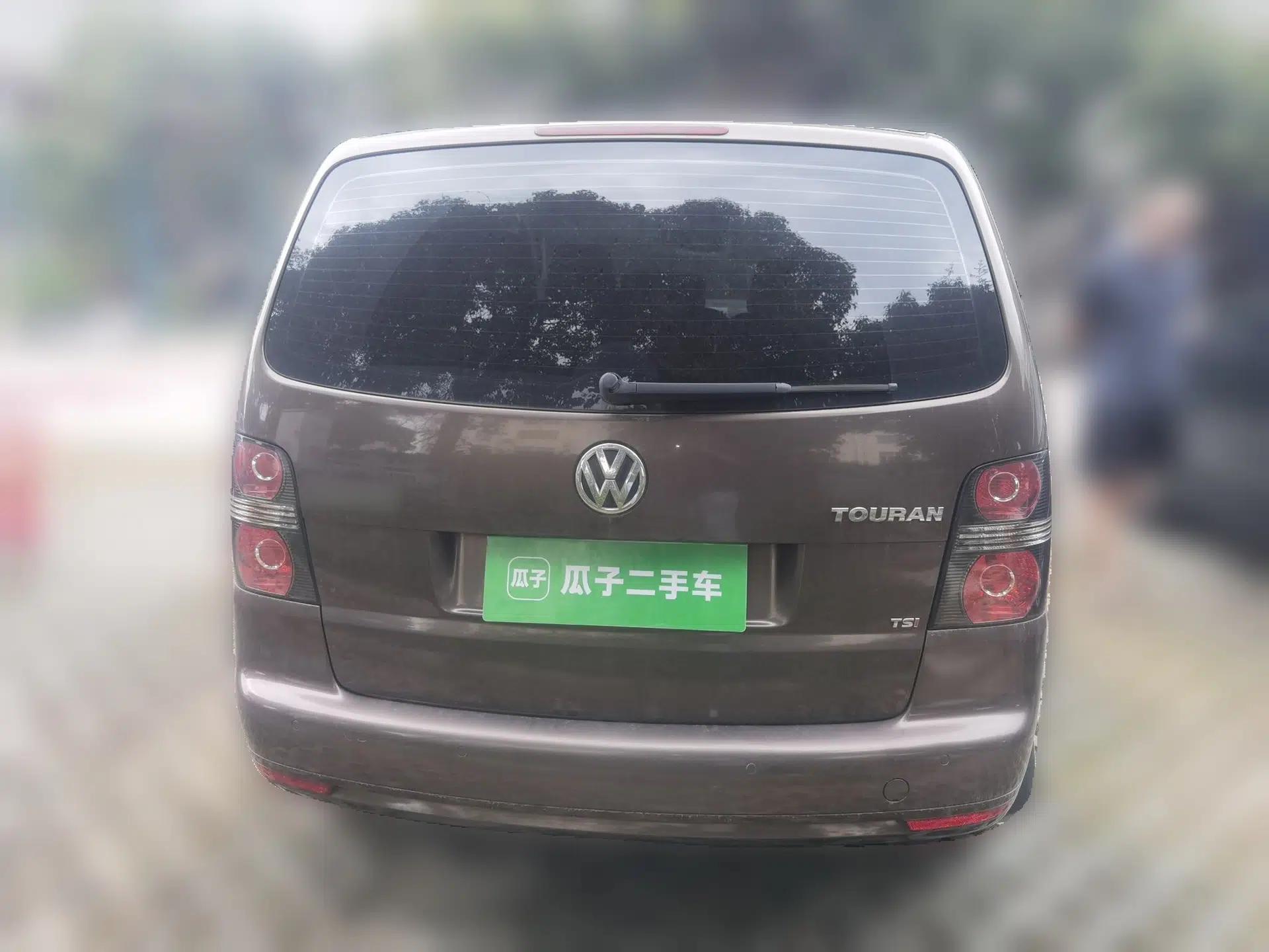 Volkswagen Touran 2013 1.4T Manual Fashion Edition 5 Seats — миниатюра 5