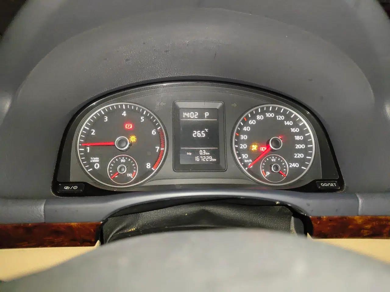 Volkswagen Touran 2013 1.4T DSG Comfort Edition 5-Seater — миниатюра 11