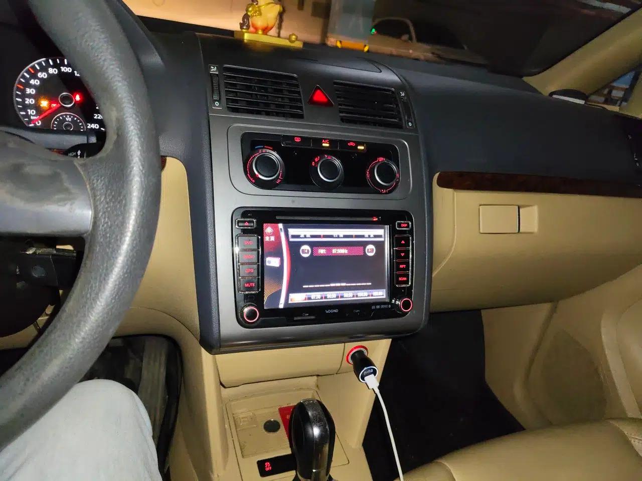 Volkswagen Touran 2013 1.4T DSG Comfort Edition 5-Seater — миниатюра 13