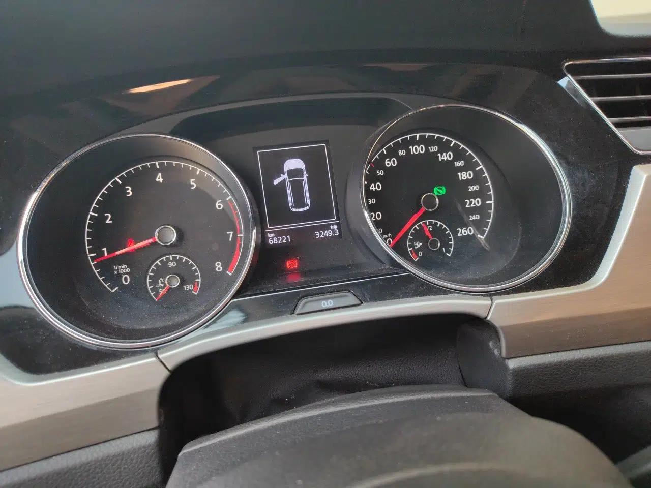 Volkswagen Touran 2016 Volkswagen Touran L 280TSI DSG Comfort Edition — миниатюра 12