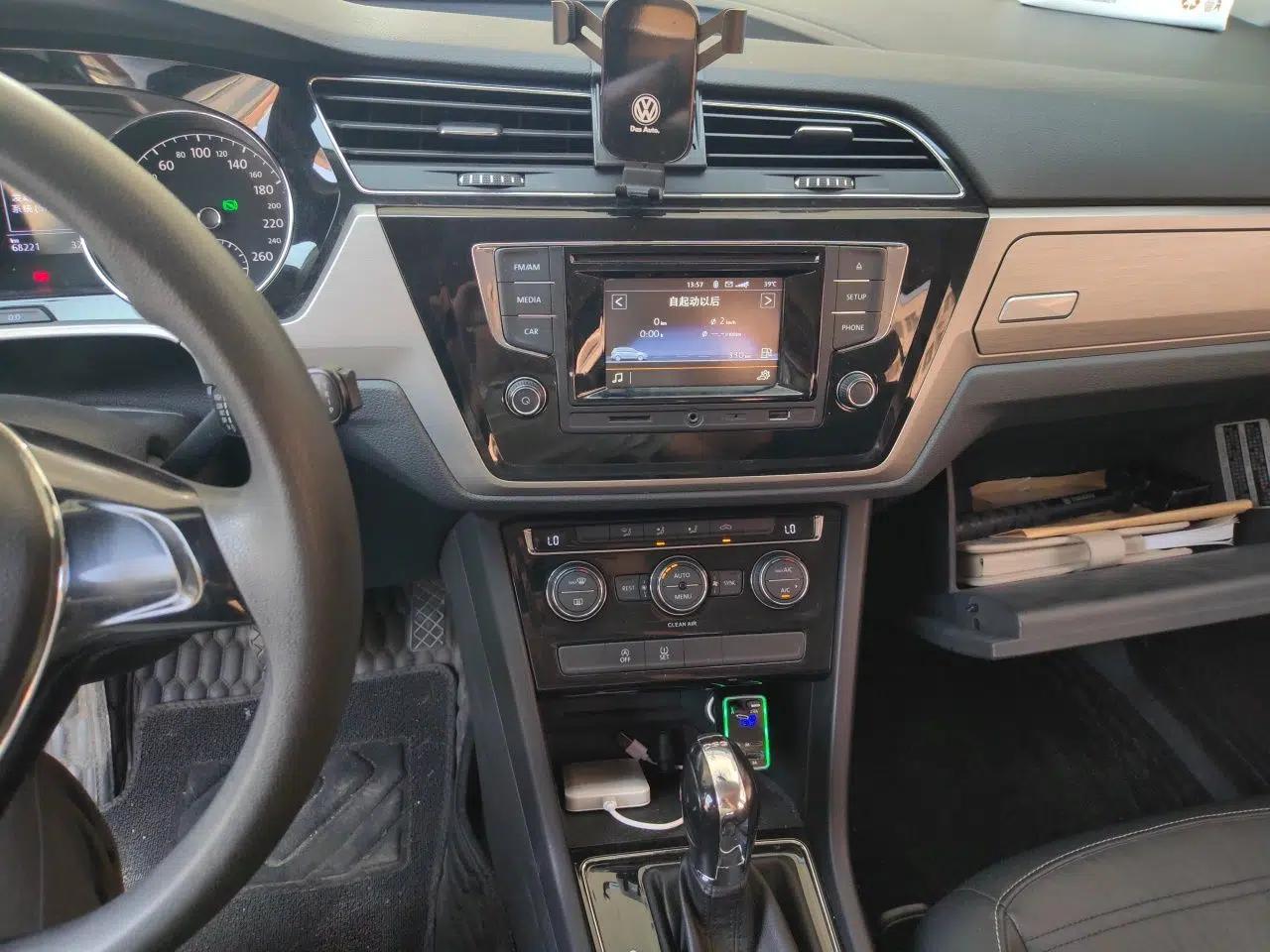 Volkswagen Touran 2016 Volkswagen Touran L 280TSI DSG Comfort Edition — миниатюра 13