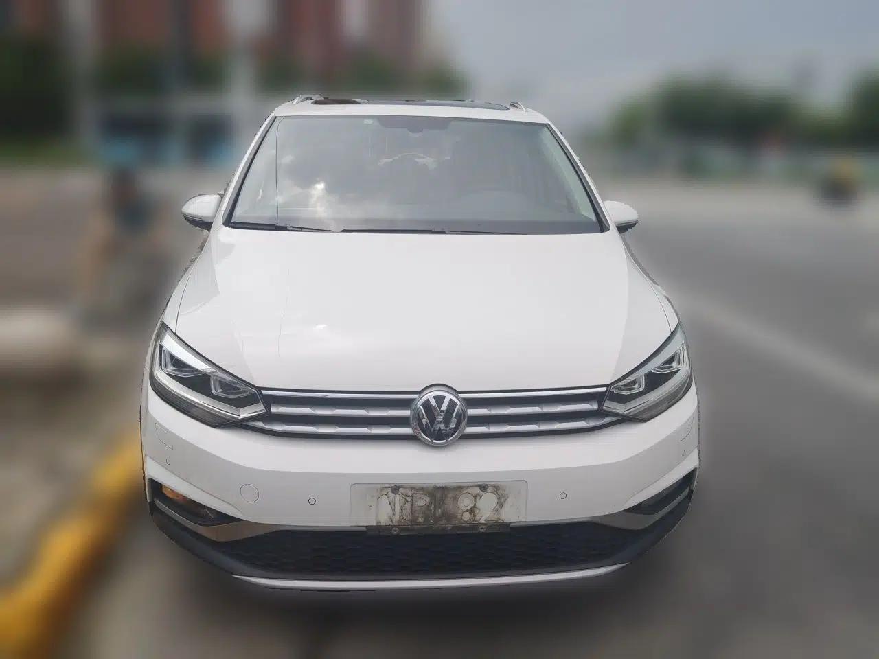 Volkswagen Touran 2018 Volkswagen Touran L 280TSI DSG Boundary Edition 7 Seats China VI Standard — миниатюра 2