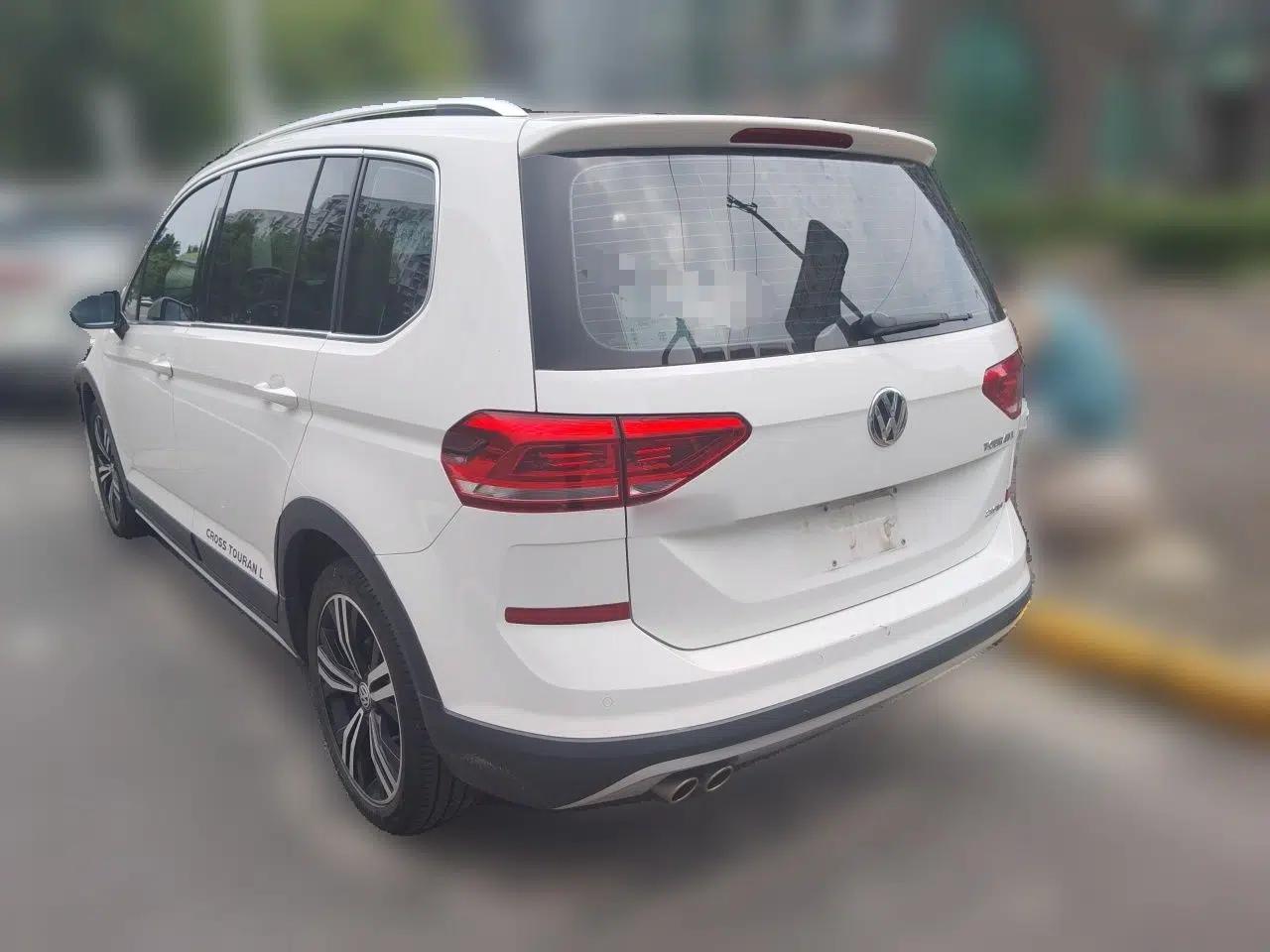 Volkswagen Touran 2018 Volkswagen Touran L 280TSI DSG Boundary Edition 7 Seats China VI Standard — миниатюра 4