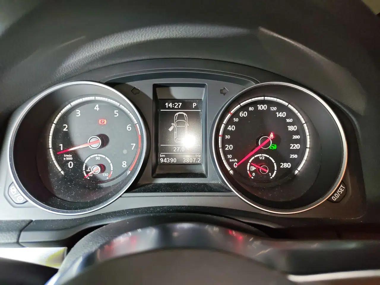 Volkswagen Scirocco 2015 1.4TSI Comfort Edition — миниатюра 11