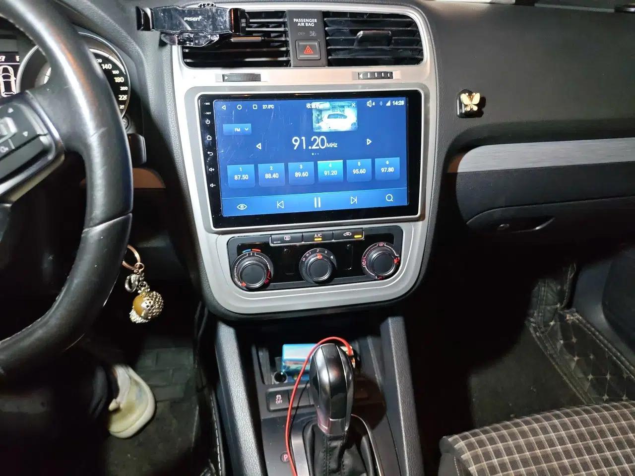 Volkswagen Scirocco 2015 1.4TSI Comfort Edition — миниатюра 13